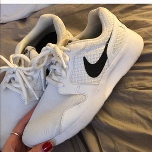 Nike tennis shoes